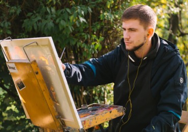 Призер «Срібного мольберта» Денис Метелін: «Під час конкурсу я зрозумів, що можна творити вільніше, навіть виходити за межі полотна!»